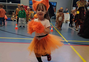 Dziewczynka przebrana za lisa