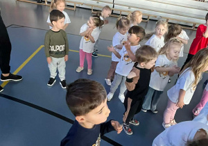 Dzieci dopingują swoich kolegów